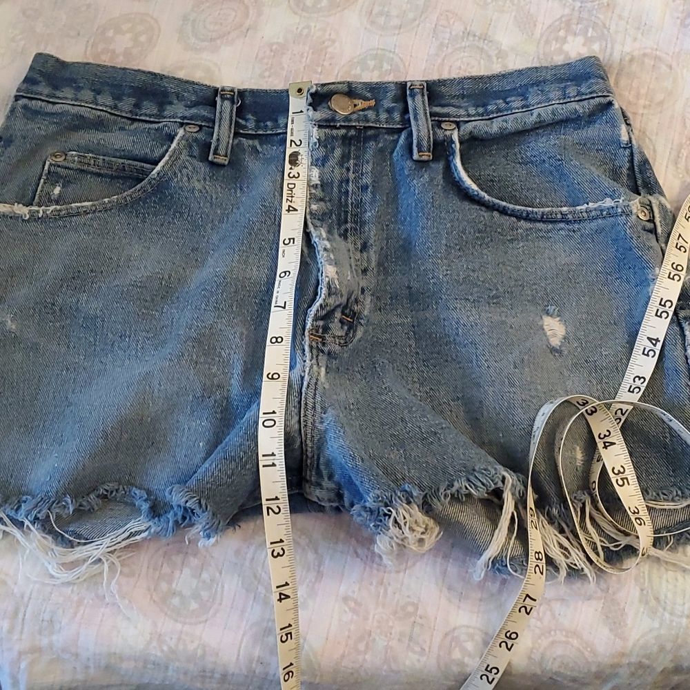Wrangler  upcycled cut offs - Picture 4 of 5